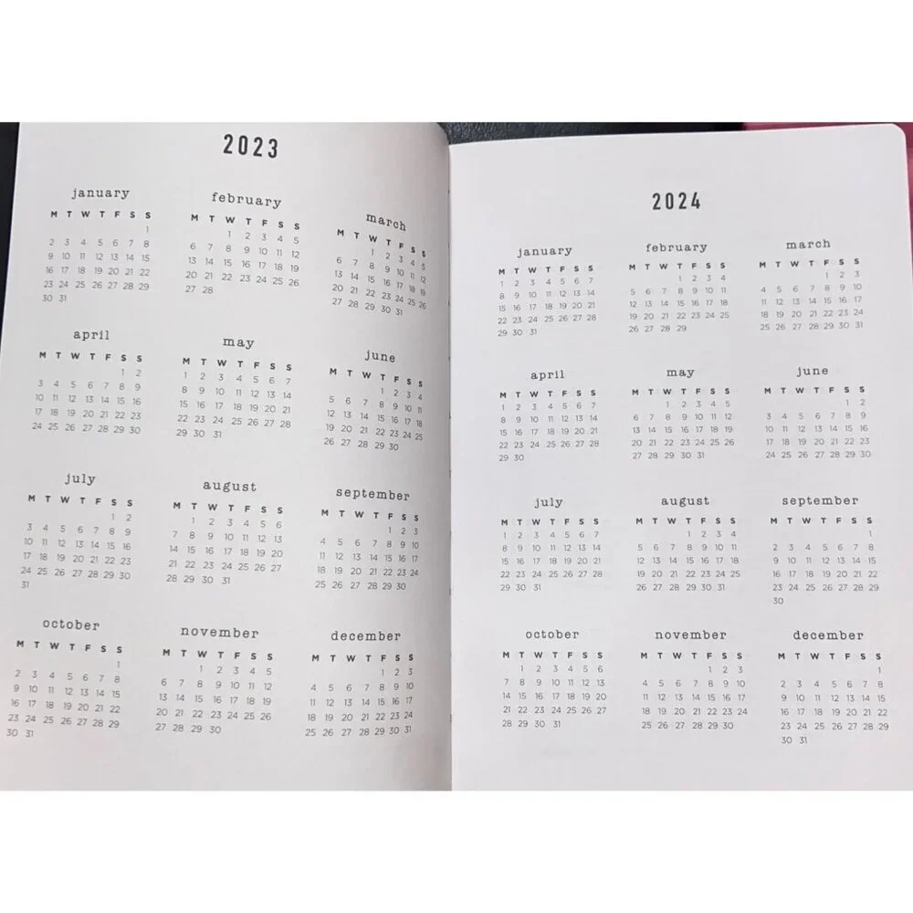 Leeds of London Weekly Planner 2024 Holidays Monthly Career Organizer British‎